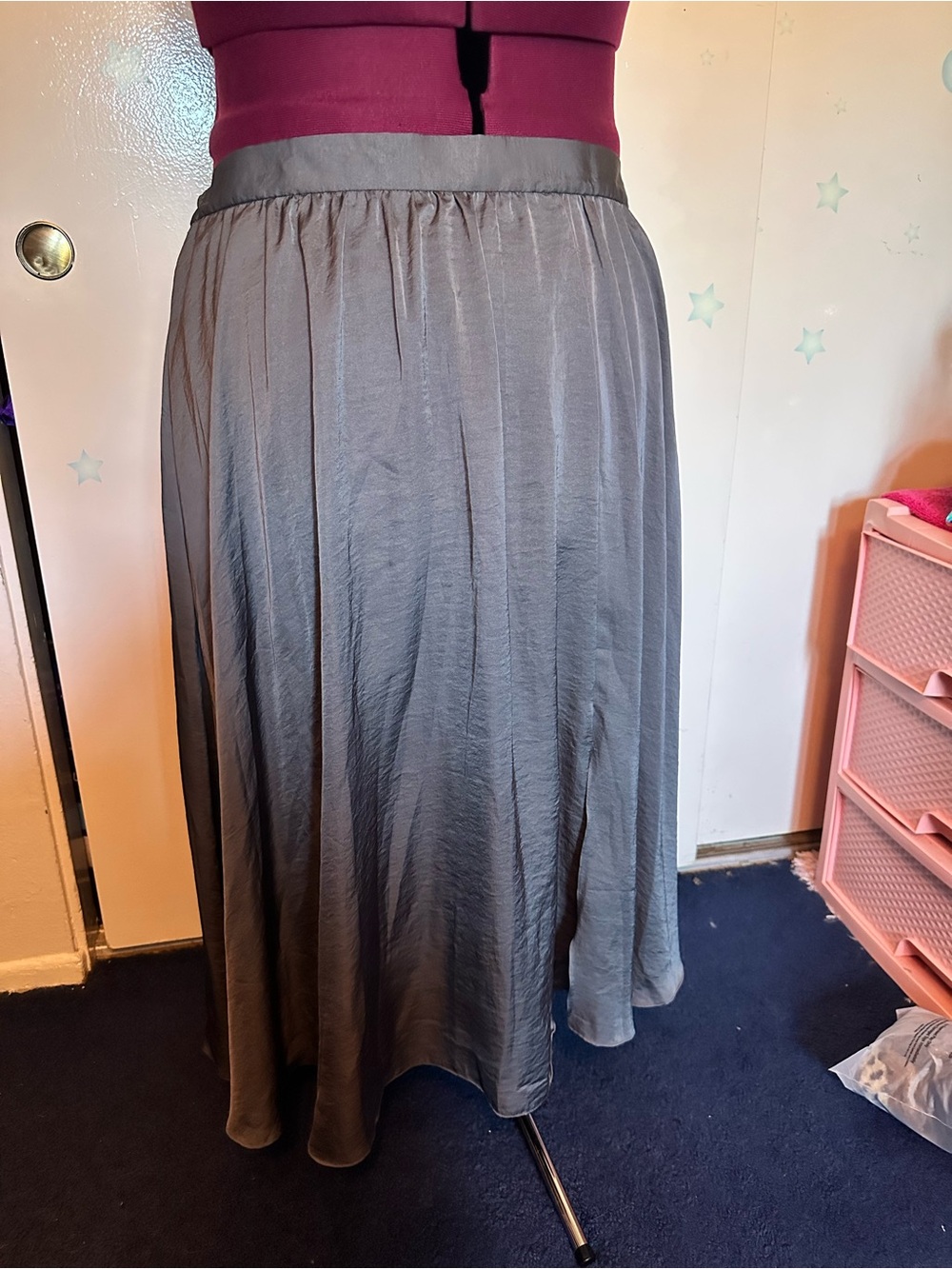 Old Navy Gun Metal Gray Women's A-Line Midi Skirt - Elegant Everyday Layer